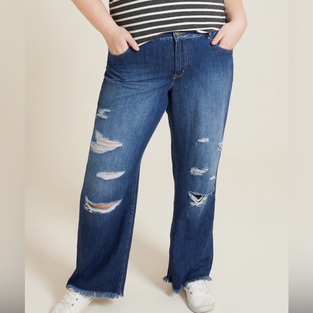 NWT KanCan Dark Drape Ripped
High Rise Wide Leg Jean 14X32